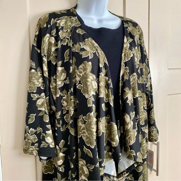 LuLaRoe Shirley Black Floral Lightweight Longline Kimono Duster Cover Up Size M - Picture 3 of 12